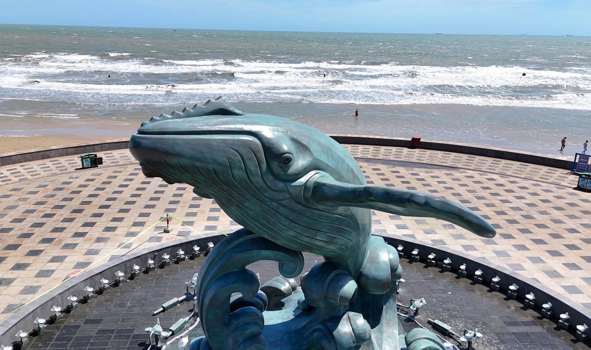 VŨNG TÀU CHÍNH THỨC KHÁNH THÀNH BIỂU TƯỢNG CÁ ÔNG 50 TỶ ĐỒNG TRÊN TRỤC ĐƯỜNG THÙY VÂN