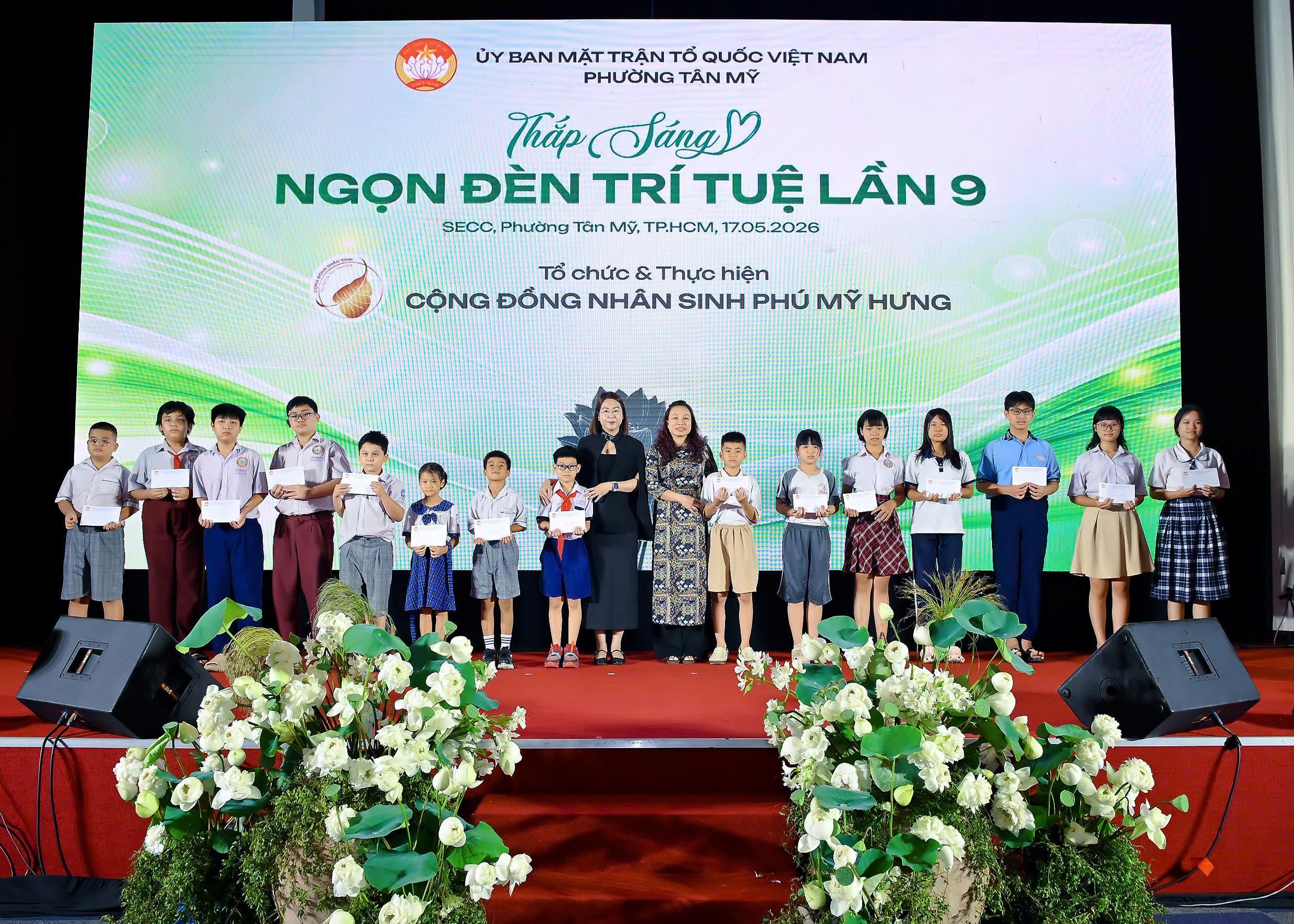 PHONG CÁCH VIỆT TRAVEL ĐỒNG HÀNH CÙNG "THẮP SÁNG NGỌN ĐÈN TRÍ TUỆ LẦN THỨ 9": HÀNH TRÌNH GIEO MẦM NHÂN ÁI